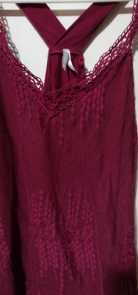 Sleeveless fuschia lacy embroidery type